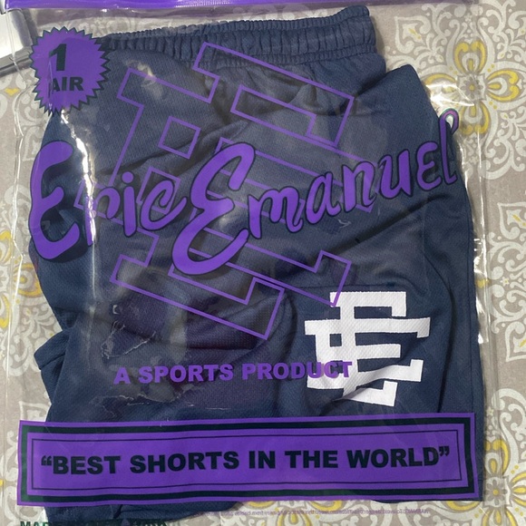 EE SHORTS